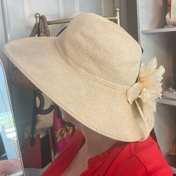 Unbranded• Straw Sun Hat in Natural Color - Picture 4 of 5